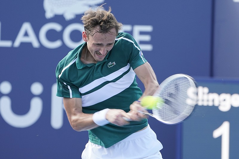 hobbled medvedev limps to 3rd-round win at miami