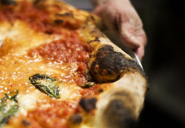 Deluca's pizza deals