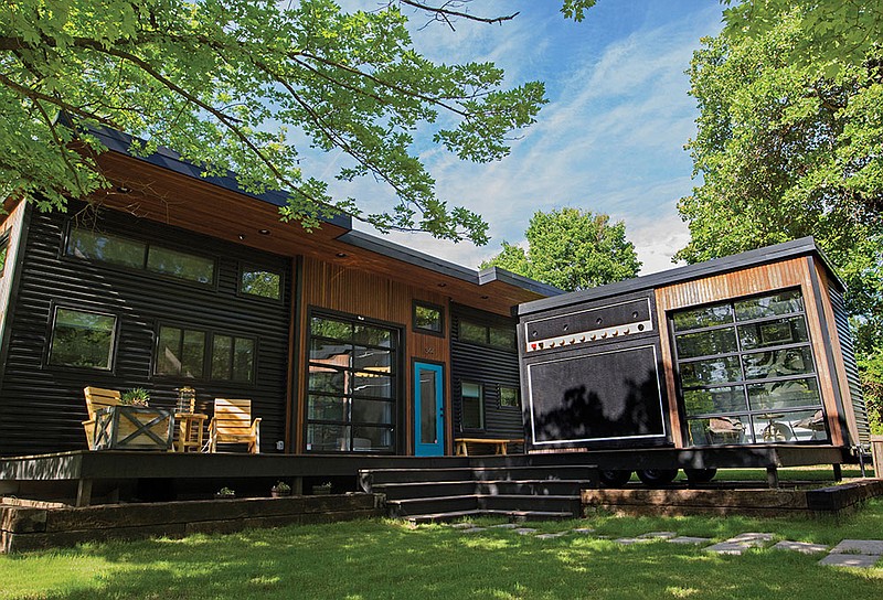 Tiny Home, Amp-le Room