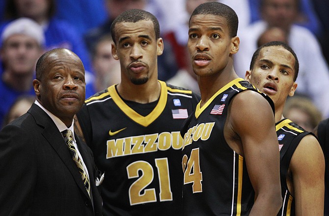 Missouri coach Mike Anderson, left, Laurence Bowers (21), Kim English (24) Michael Dixon, right, and the rest of the Tigers host Oklahoma today at Mizzou Arena.