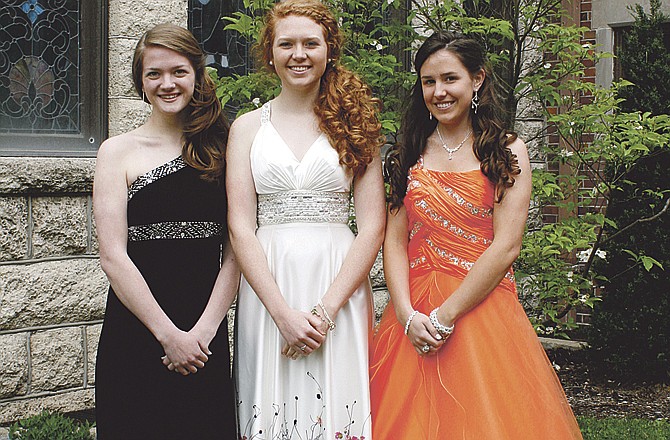 Annie Crider, Sarah LePage, and Maria McDonald are the top 3 for Helias' Prom Court 2011. 