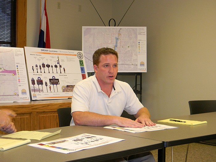 Patrick Hanlon, who is coordinating the California D.R.E.A.M. Initiative, discusses sign and sign location proposals at the Aug. 9, signage meeting held at California City Hall.