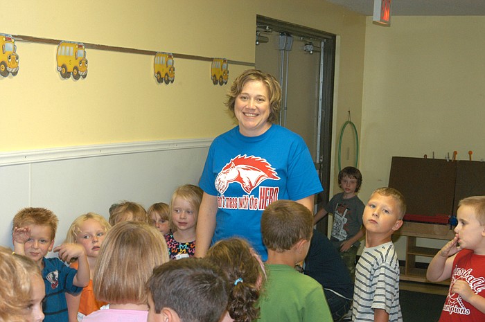 Susan Ferrel returns to California Elementary School as a kindergarten teacher. She taught third grade at California Elementary in the late 1990's.