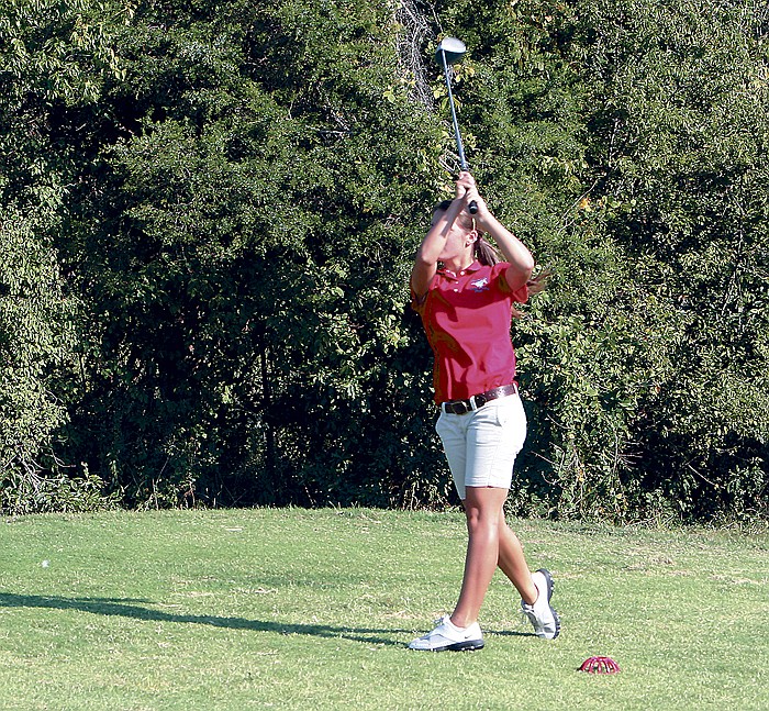 California's Tanner Roberts at Hole #2 during the varsity match.