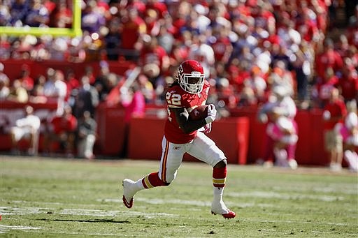 Kansas City Chiefs running back Dexter McCluster runs during Sunday's game against the Vikings at Arrowhead Stadium.