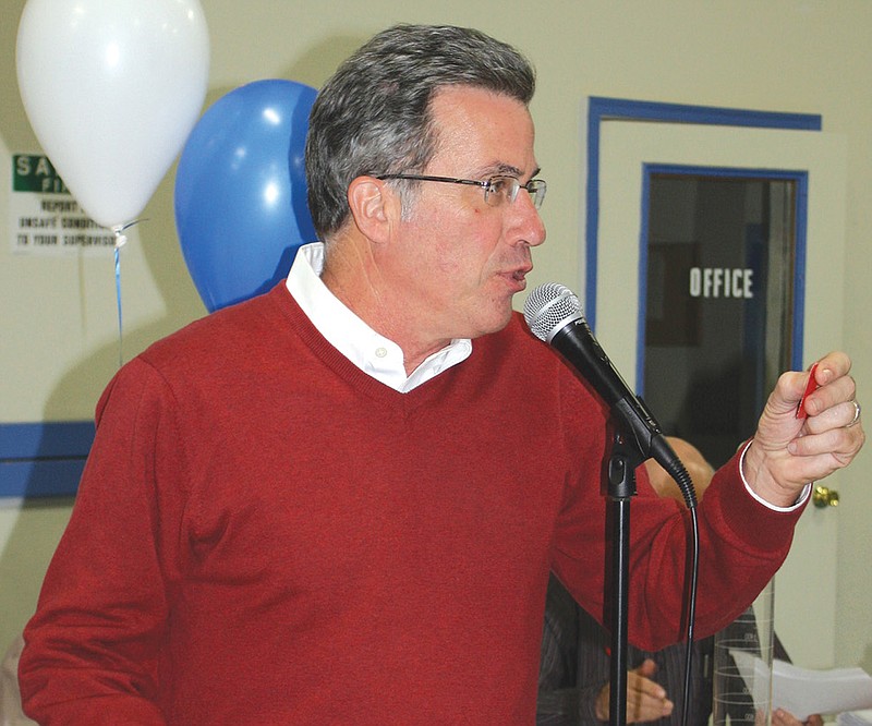 Steve Mallinckrodt hosts the annual Trivia Night fundraiser for Kingdom Projects, Inc. in November. Mallinckrodt was named the new executive director for SERVE on Friday.