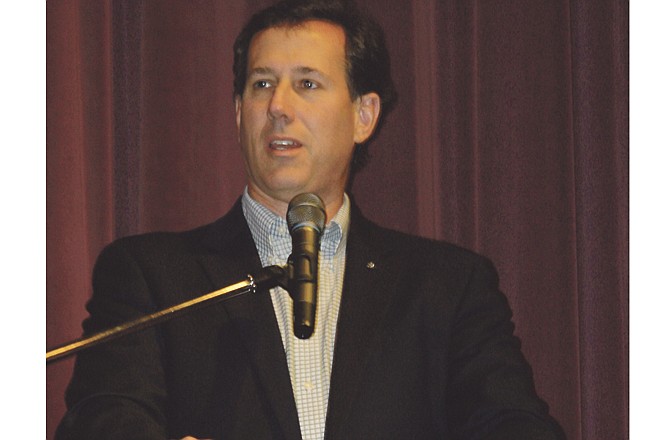 Republican presidential candidate Rick Santorum attracted about 800 people during an appearance Friday afternoon in Fulton at William Woods University.