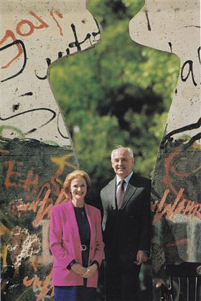 Former Soviet President Mikhail Gorbachev with Edwina Sandys, Winston Churchill's granddaughter, in front of the Berlin Wall sculpture at Westminster College in 1992.