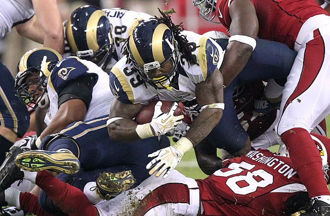Rams running back Steven Jackson picked up a season-high 139 yards on the ground Sunday against the Cardinals in Glendale, Ariz.