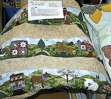 The winner of the Applique category of the High Point Quilt show was an entry by Judy Smith. 