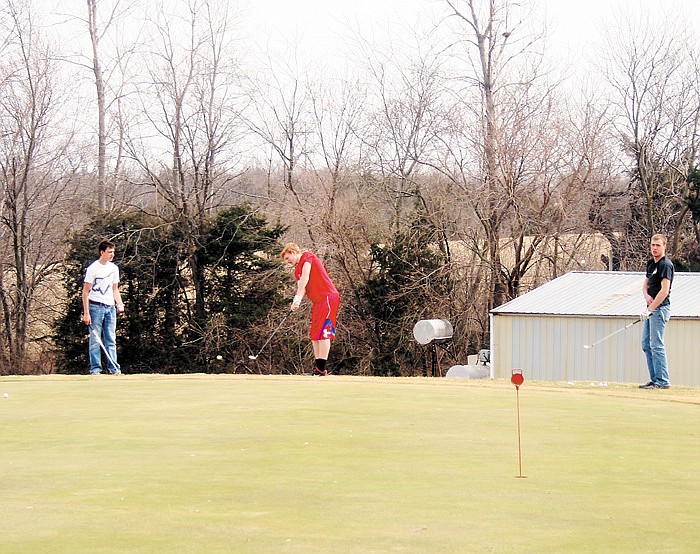 Members of the California High School varsity and JV golf teams practice at the California Country Club Friday afternoon. The Pintos opened the 2014 season by hosting a quad with New Bloomfield, Russellville and Versailles Monday.
