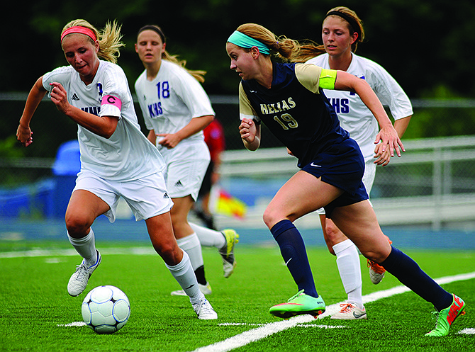 Helias forward Becky Roberts makes a run on goal during Friday's Class 2 semifinal against Kearney in Blue Springs. 