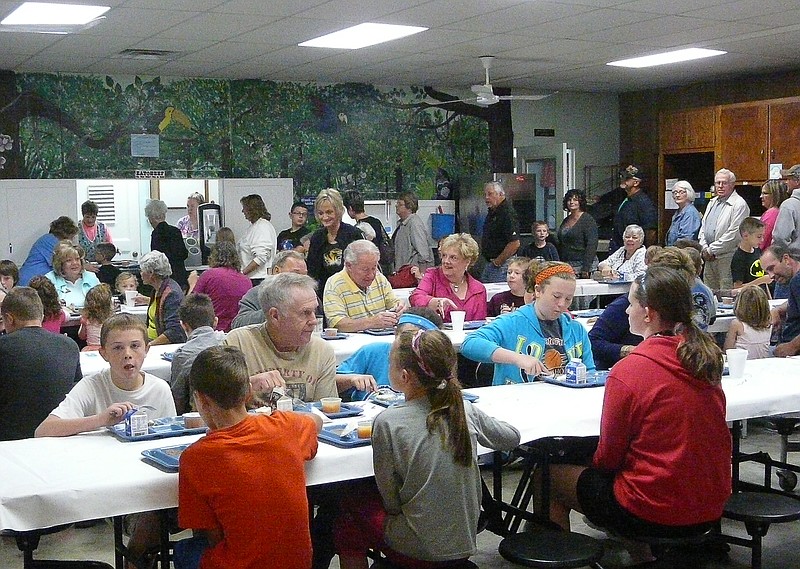 High Point R-III students were thrilled to have their grandparents join them for breakfast Friday. The cafeteria was overflowing with excited students and grandparents.