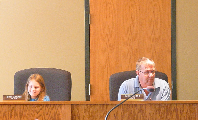 Mayor Norris Gerhart welcomes California Elementary second grade students and teachers to city hall, Friday, Sept. 19. To his right is Haylee Kiesling, AKA Brian Scrivner, City Clerk.