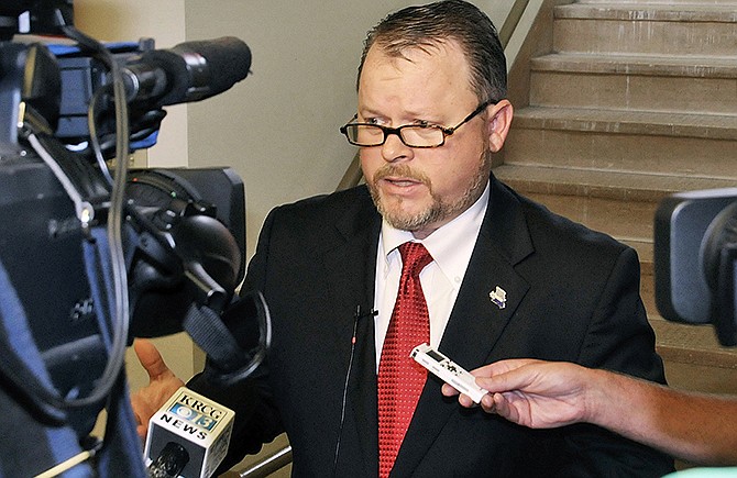 Jefferson City Mayor Eric Struemph responds to reporters' questions in 2013. Struemph announced Thursday he would not seek re-election in the spring. 