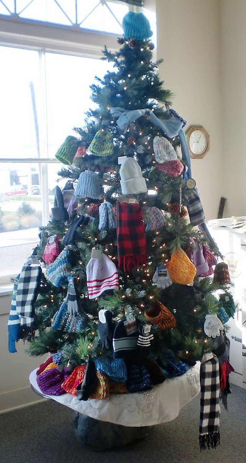 Callaway County residents are always generous when it comes to donating to the Fulton Sun Warming Tree. The Fulton Sun and the Fulton Rotary will once again be gathering donations of gloves, scarves, hats, coats and blankets for SERVE and Our House Nov. 10-Dec. 12. Items can be dropped off at the Fulton Sun, Central Bank, The Callaway Bank, C&R Market, ReMax andAtlas Physical Therapy in Fulton and at The Callaway Bank's Mokane location.