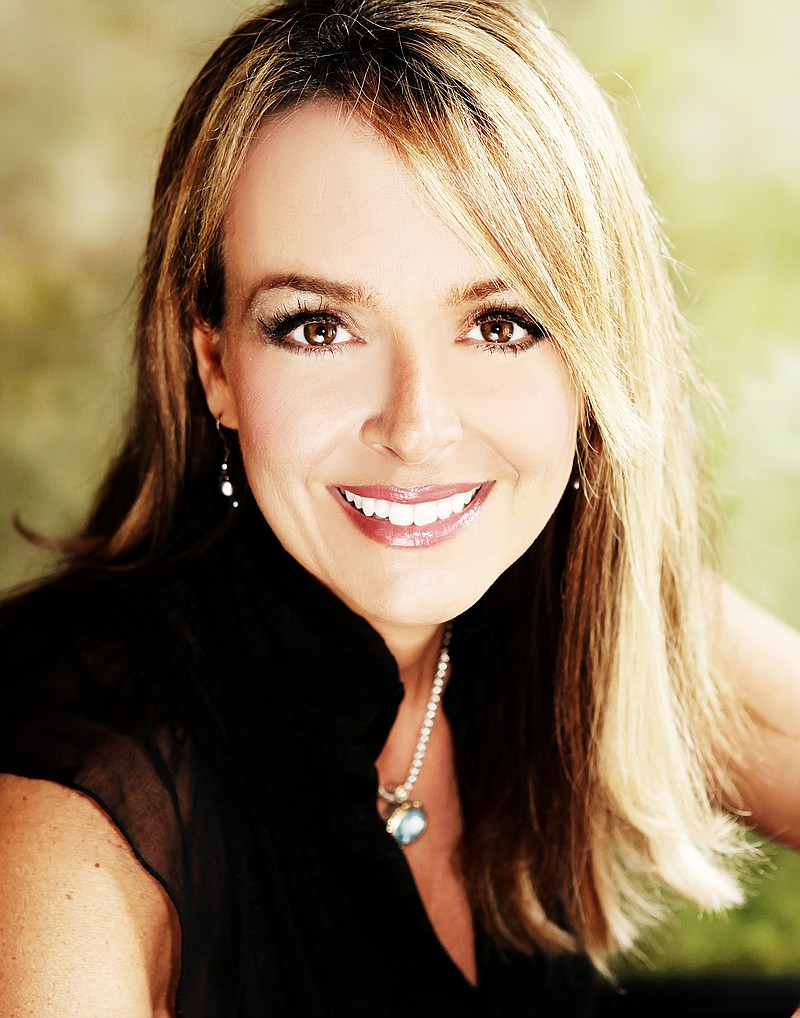 William Woods University selected Gina Loudon, class of 1990, to give its commencement address. Loudon is an author, anchor, columnist, talk show host and news commentator.