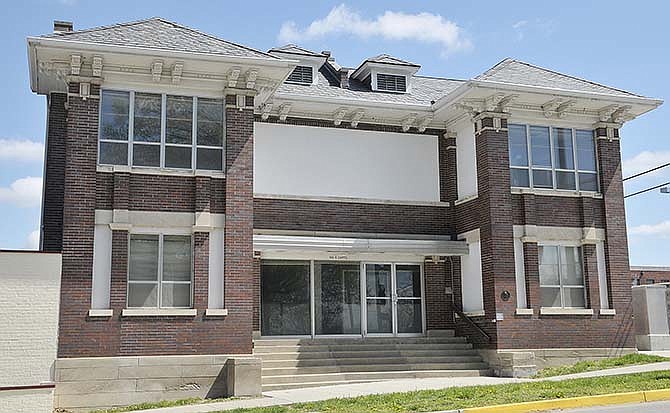 Originally built as apartments more than 100 years ago, the Dix Apartment building at 623 Capitol Ave. has also housed government
offices and is recognized as a Jefferson City Landmark and is on the National Register of Historic Places.