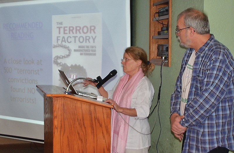 From left, Mel Underbakke and Fred Bryant, the director and co-director of Friends of Human Rights, give a presentation Sunday afternoon at Unitarian Universalist Fellowship on "Why We Should Fear Islamophobia."