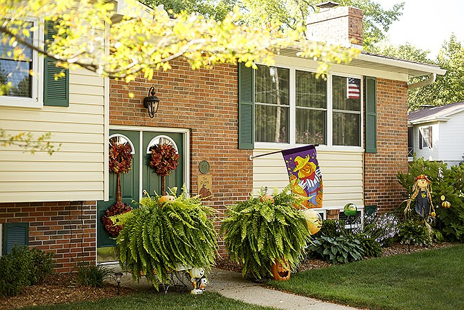 Nancy Knipp keeps the inside and outside of her Eastern Air home decorated for every season. Always keeping an eye out for something different and new, Knipp received the September Yard of the Month award.