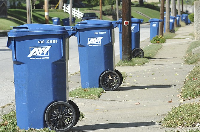 The Jefferson City Council is expected to approve a resolution Tuesday selecting Allied Waste as the city's exclusive trash provider for another 10 years.