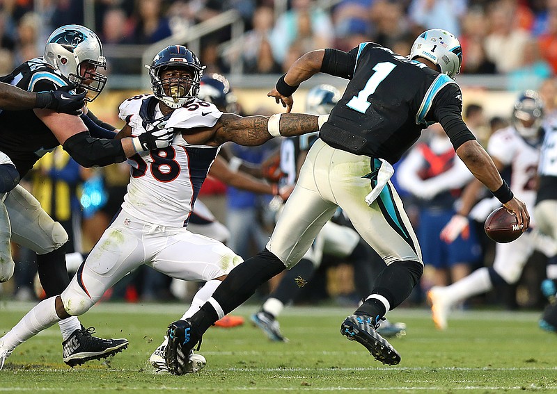 Carolina Panthers quarterback Cam Newton (1) tries to avoid a sack attempt by Denver Broncos linebacker Von Miller (58) during Super Bowl 50, Sunday, Feb. 7, 2016 in Santa Clara, Calif. 