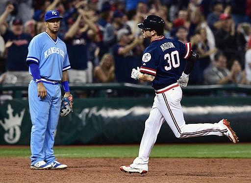 Tyler Naquin inside-the-park home run wins game for Indians