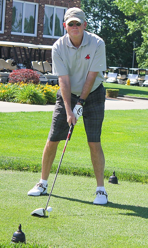 Mark Schupp gets ready to tee off at Jefferson City Country Club.