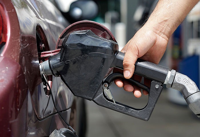 A new survey from AAA finds saving a few pennies on non-brand gasoline can eventually hurt your car's fuel economy.