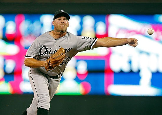 The Cardinals acquired relief pitcher Zach Duke from the White Sox on Sunday.
