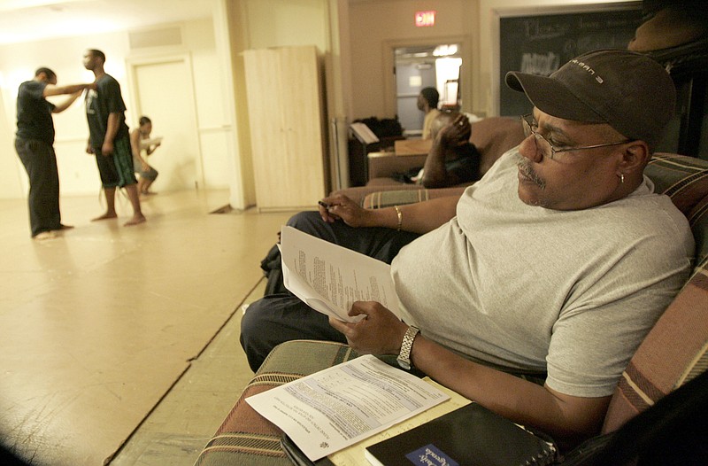This May 3, 2008 file photo shows actor Bill Nunn, right, at a Point Park University rehearsal for his experimental project, dramatizing an African folktale, in Pittsburgh. Nunn, a veteran character actor whose credits ranged from the "Spider-Man" movie franchise to such Spike Lee films as "Do the Right Thing" and "He Got Game," has died. His wife, Donna, said Nunn died Saturday, Sept. 24, 2016 at his home in Pittsburgh. 