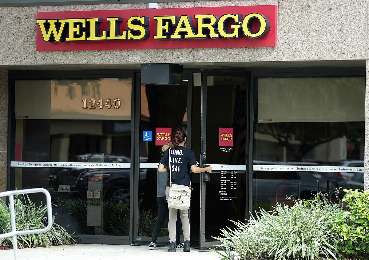 Damage to Wells Fargo mounts in wake of historic scandal | Texarkana