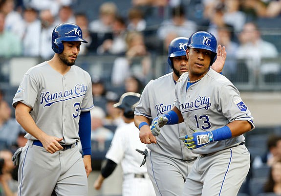 Salvador Perez of the Royals (far right) won his fourth consecutive Gold Glove at catcher in the American League, it was announced Tuesday.