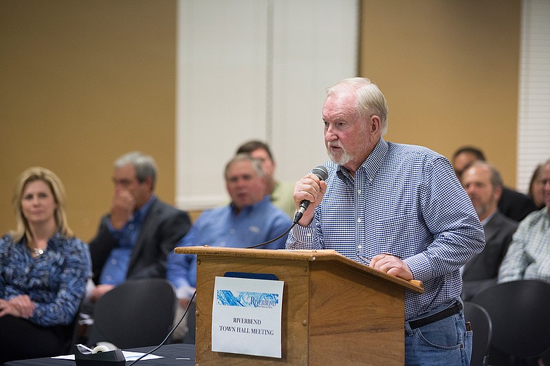 George Frost, the vice chairman of Texas State Water Planning District D, thanks Riverbend Water Resources District members for their work during Riverbend's town hall meeting Wednesday in New Boston, Texas.