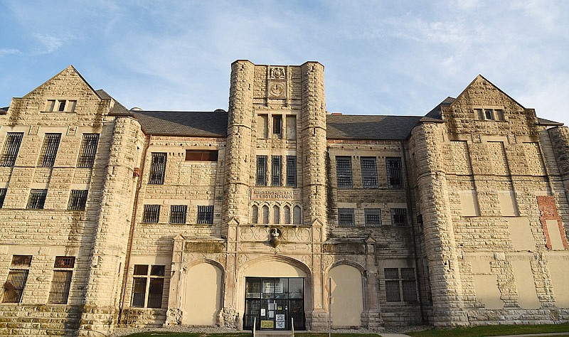 The entrance to the Missouri State Penitentiary.