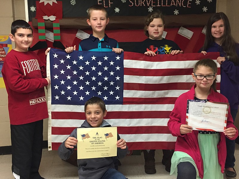 Fouke Elementary Receives U.S. flag from Washington D.C.