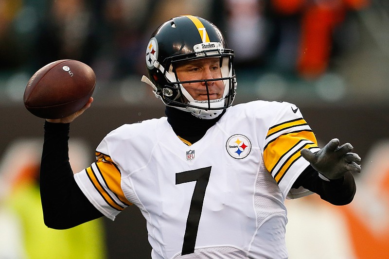 In this Dec. 18, 2016 file photo, Pittsburgh Steelers quarterback Ben Roethlisberger throws in the first half of an NFL football game against the Cincinnati Bengals, in Cincinnati. The Steelers will host the Baltimore Ravens on Sunday, Dec. 25.