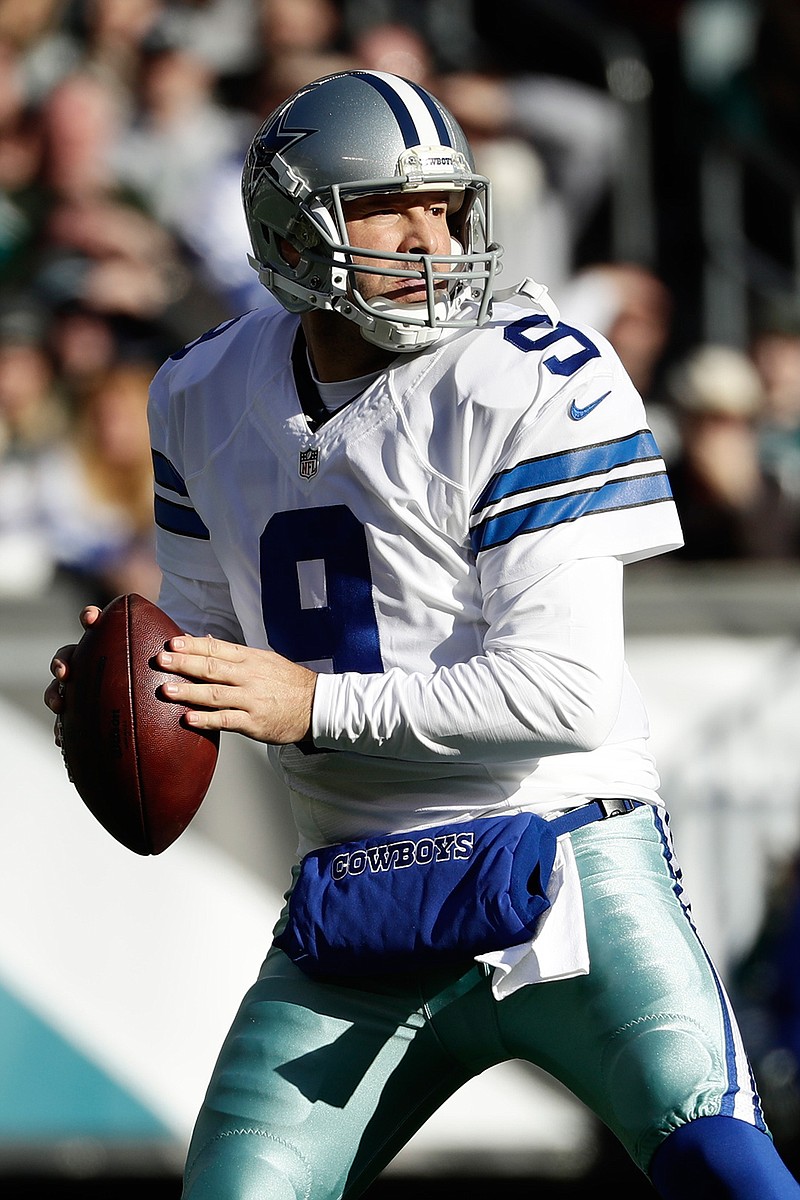 Dallas Cowboys' Tony Romo looks to pass during the first half of an NFL football game against the Philadelphia Eagles, Sunday, Jan. 1, 2017, in Philadelphia.