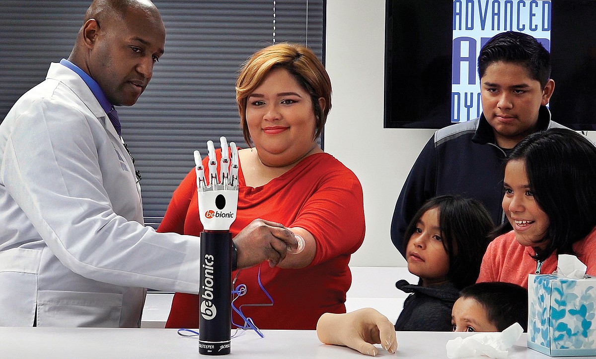 Kansas City mom of 5 gets new arm after old one stolen