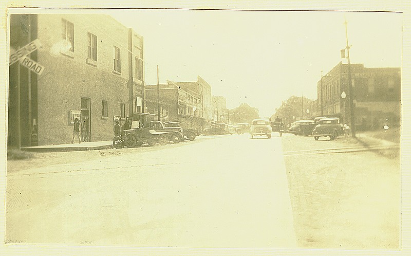 In the early days of the automobile, it was not uncommon for vehicles and mule teams to share the streets of Ashdown, Ark.