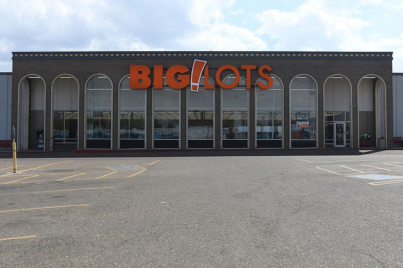  Big Lots, a national brand that sells a variety of deeply discounted products, had its Texarkana, Texas, food-handling license revoked after an inspection on March 9. It was reinstated four days later, but the store did not pass a follow-up inspection last week. The Oaklawn Village store was closed Saturday but a sign at the location says it will reopen this week.