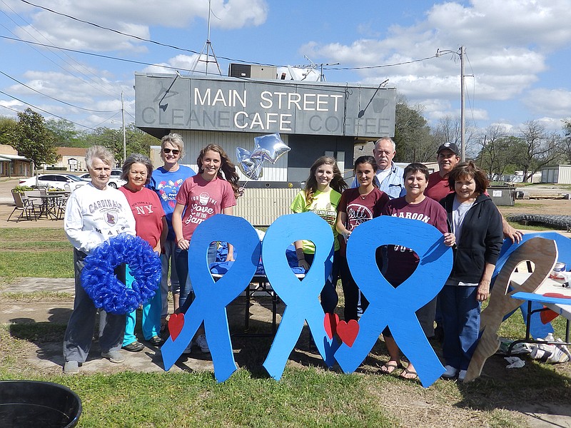 Volunteers, which include the Maud Beautification Committee and members of the Maud High School Honor Society, are, from left, Betty Nell Foster, Sandy Smith, Gaye Beard, Makenna Jones, Jordan Montgomery, Marla Caudle, Jap Firth, Scarlet Flanery, Jimmy Beard and Linda Firth. Not pictured are Chuck Carr and Tim Carr.
