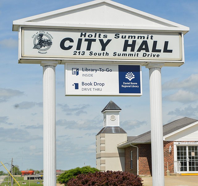 The sign outside Holts Summit City Hall at 213 South Summit Drive is seen above.