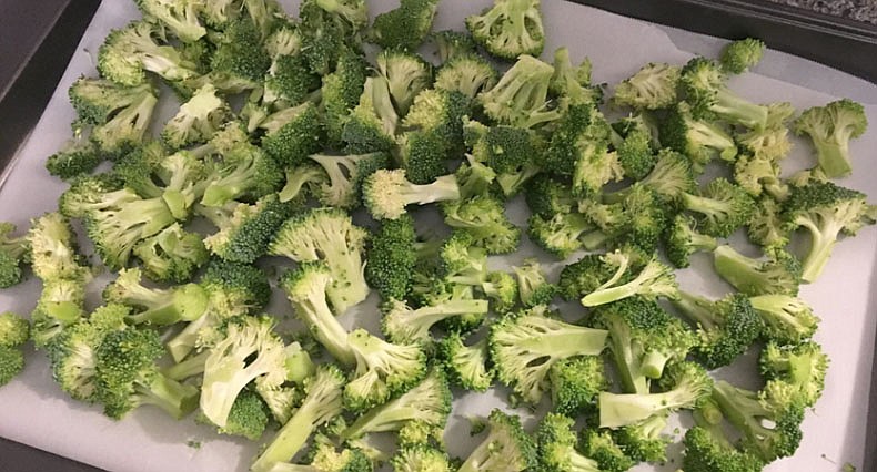 Anti-inflammation foods like broccoli and other non-starchy vegetables are high in natural antioxidant, polyphenols and omega-3 fatty acids, which are protective compounds found in plants, fish and nuts.

