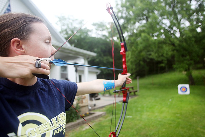 Local students place among top national archers | Jefferson City News ...
