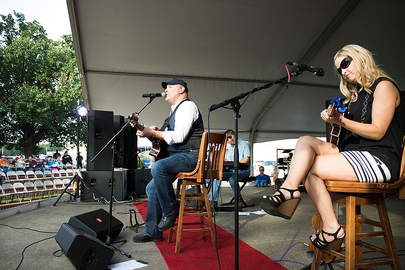 Country music star and De Queen, Ark., native Collin Raye performs Friday at the Runnin' WJ Barrel Race at Four States Fairgrounds in Texarkana, Ark. The race and Raye's performance help raise money for Runnin' WJ's programs.