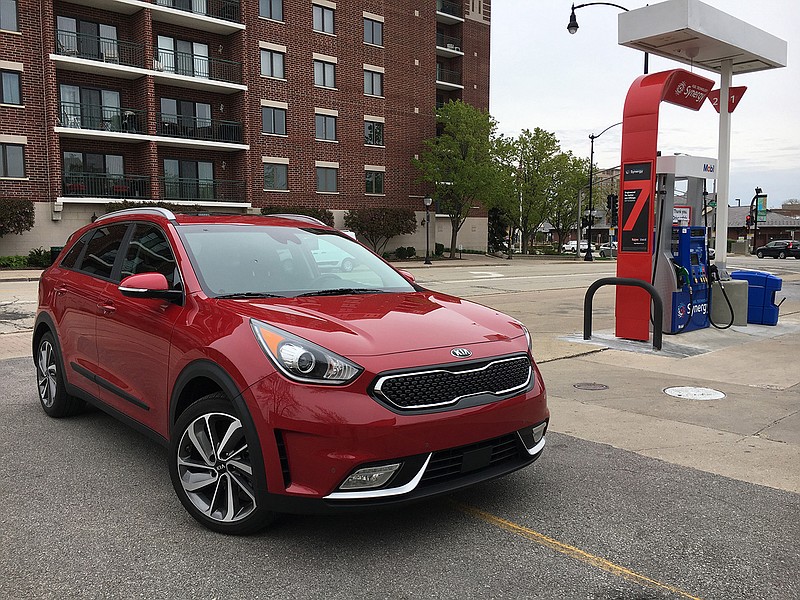 2017 Kia Niro is a small crossover, the first dedicated hybrid from the Korean automaker, styled between the Toyota Prius V and Subaru Outback.