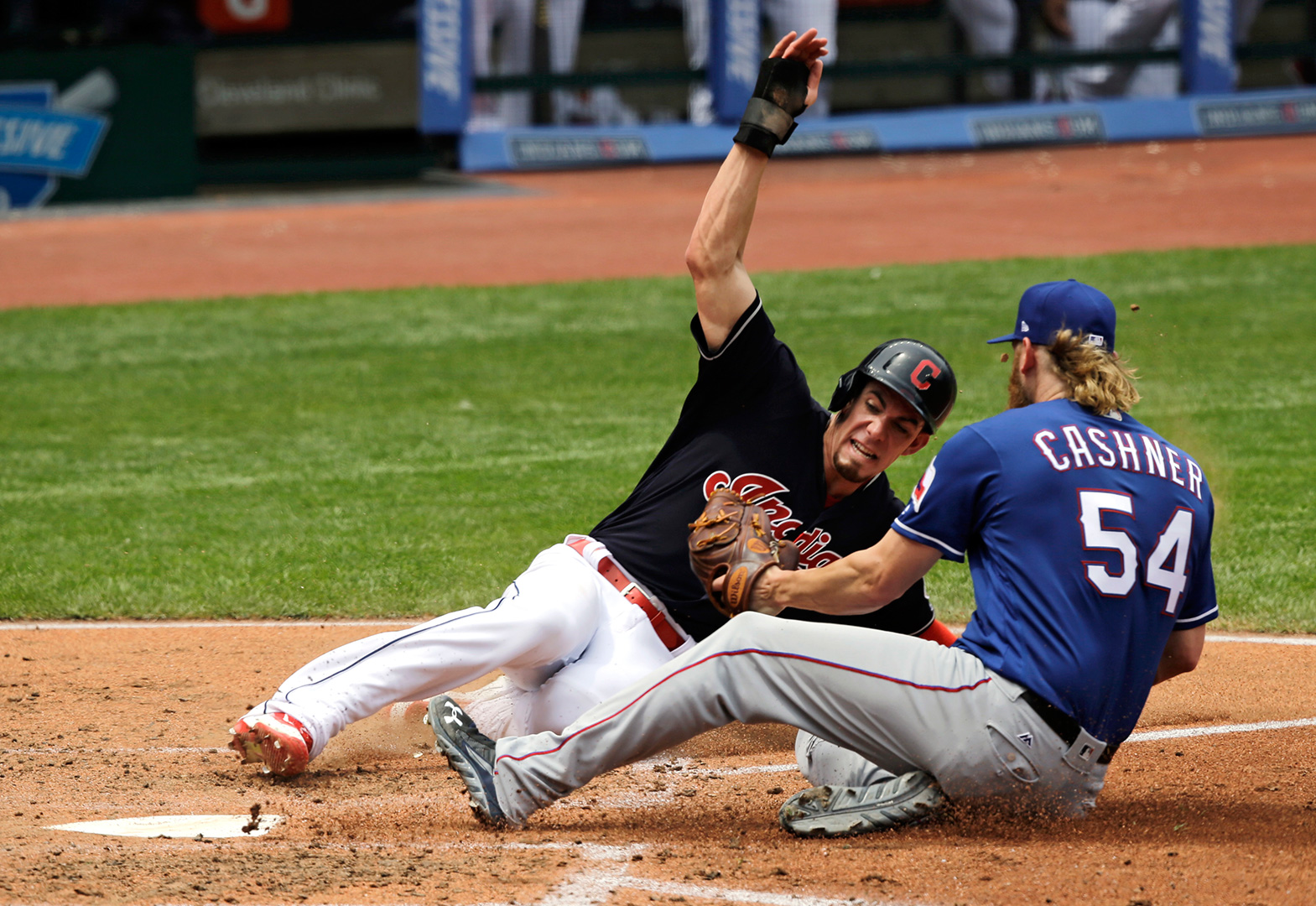 Kluber pitches Tribe past Rangers