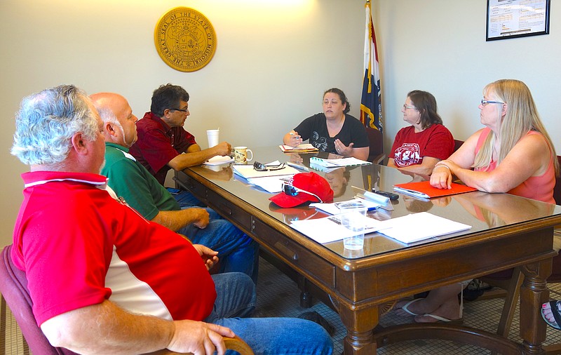 Callaway commissioners, humane society discuss animal control