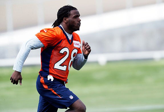 Jamaal Charles of the Broncos will see a lot of action in Saturday night's preseason game against the Packers.